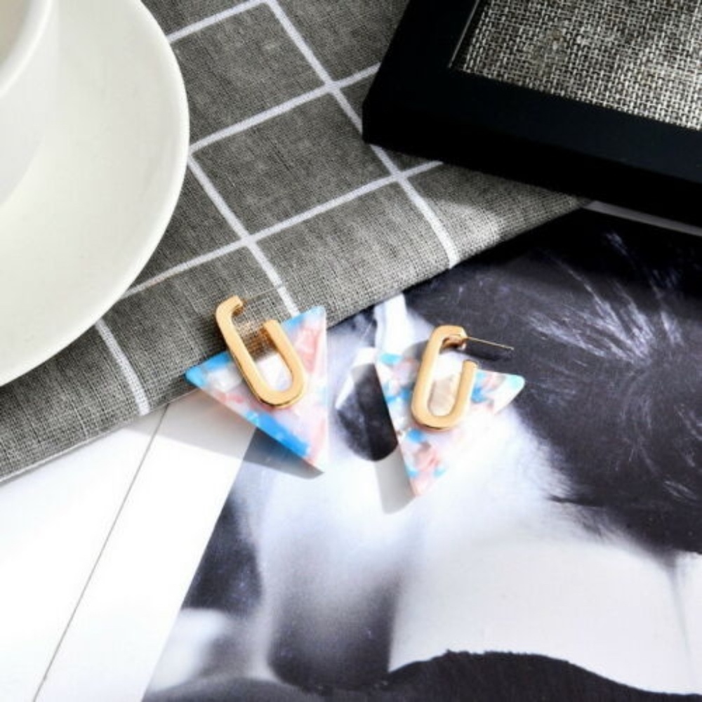 Marble Acid Tortoise Shell Triangle Gold Earrings - Picture 2 of 7